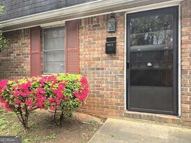 3815 Parklane Dr in Clarkston, GA - Building Photo