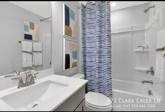471 Clark Creek Ln in Cary, NC - Building Photo - Building Photo