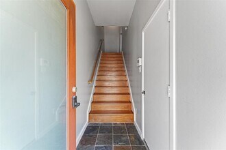 5920 Fairdale Ln in Houston, TX - Building Photo - Building Photo