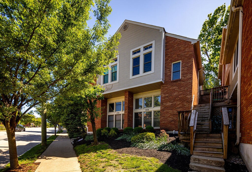 2132 Gilbert Ave in Cincinnati, OH - Building Photo