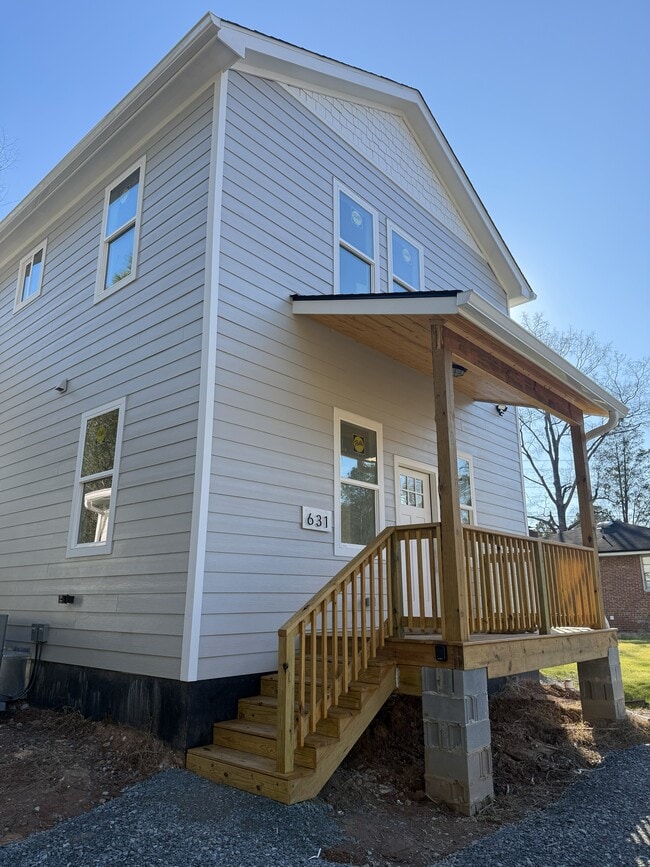 property at 631 Morreene Rd