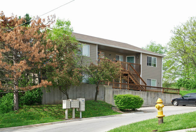 California Apartments in Lawrence, KS - Foto de edificio - Building Photo