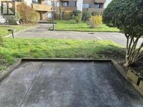 7295 Moffatt Rd in Richmond, BC - Building Photo - Building Photo