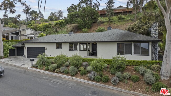 3361 Scadlock Ln in Los Angeles, CA - Building Photo - Building Photo