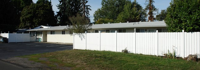 677-689 19th St NE in Salem, OR - Foto de edificio - Building Photo