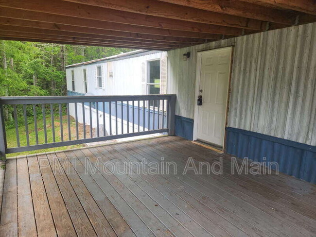 26 Misty Mountain Way in Candler, NC - Building Photo - Building Photo