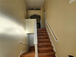 5450 Twin Lakes Dr in College Park, GA - Building Photo - Building Photo