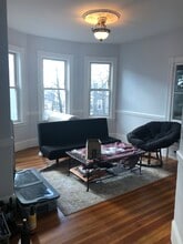 6 Bucknam St, Unit 3 in Boston, MA - Foto de edificio - Building Photo