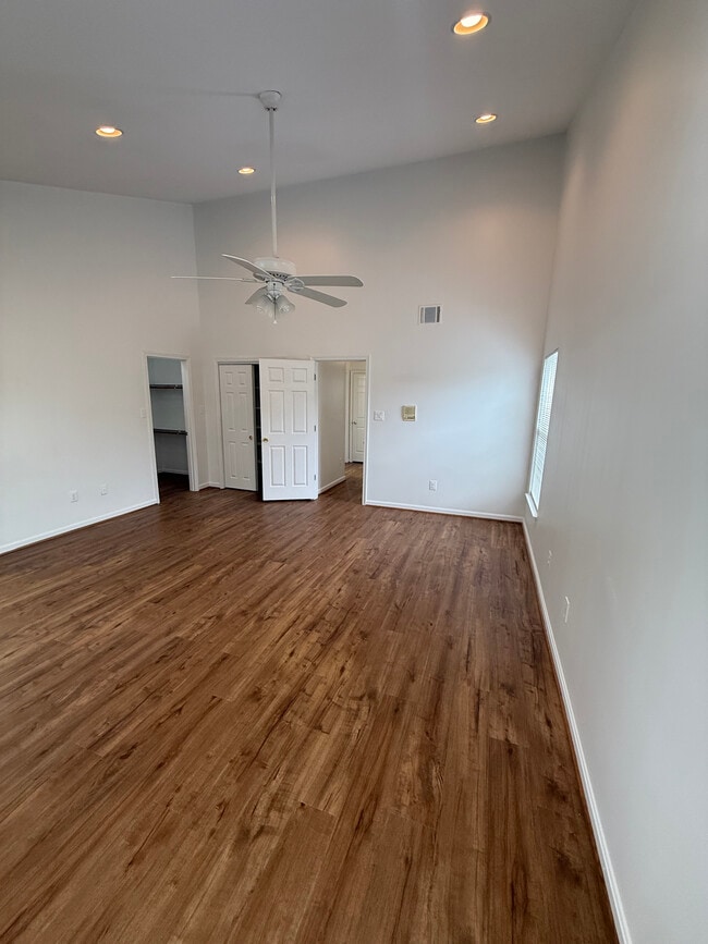 5616 Truitt Farm Ct in Centreville, VA - Building Photo - Building Photo