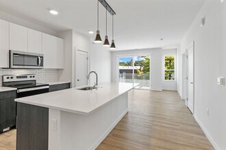 5945 6th Ave in Kenosha, WI - Foto de edificio - Building Photo