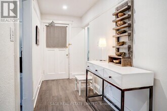 3 Lonsdale Rd in Toronto, ON - Building Photo - Building Photo