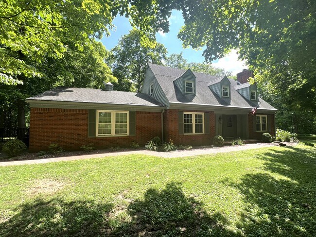 1075 Woodland Ave in Corydon, IN - Building Photo - Building Photo