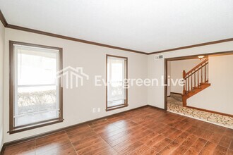 3465 E Rolling Woods Dr in Memphis, TN - Building Photo - Building Photo