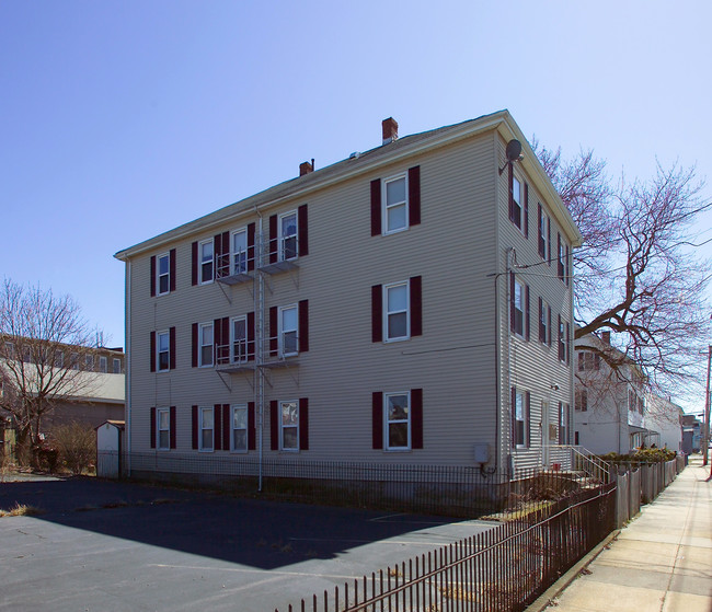 56 Tripp St in Fall River, MA - Building Photo - Building Photo