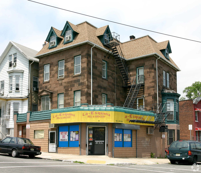 163 4th Ave in Newark, NJ - Foto de edificio - Building Photo