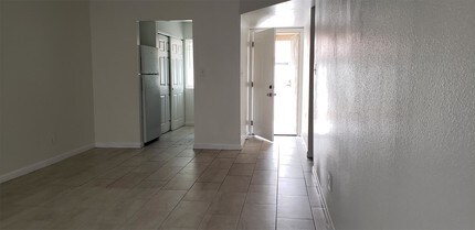 936 W Mountain View Rd-Unit -15 in Phoenix, AZ - Building Photo - Building Photo