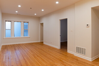 3224 N Keating Ave-Unit -1 in Chicago, IL - Foto de edificio - Building Photo