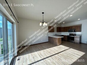3701 E Siasconset Pl in Sioux Falls, SD - Building Photo - Building Photo