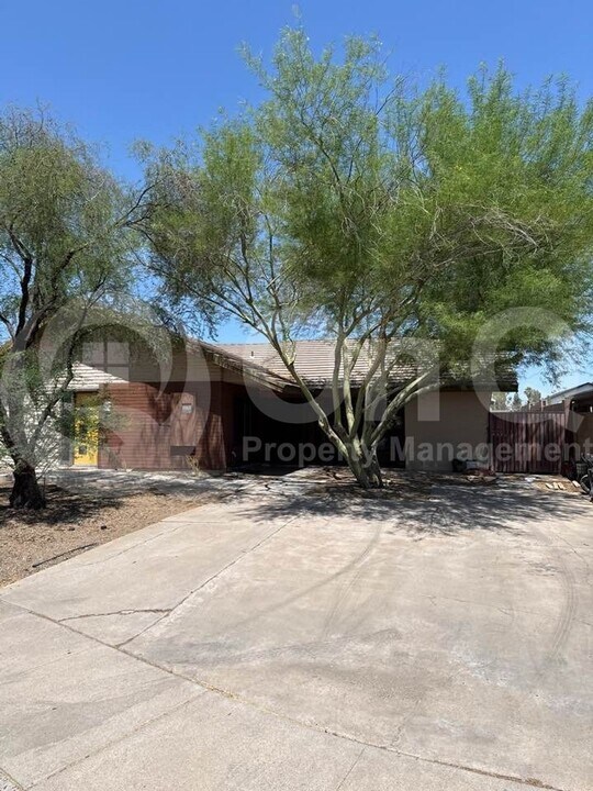 3907 S Farmer Ave in Tempe, AZ - Building Photo