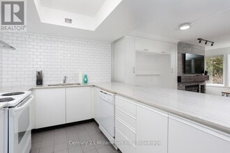 107 Ann Heggtveit Dr in Blue Mountains, ON - Building Photo - Building Photo