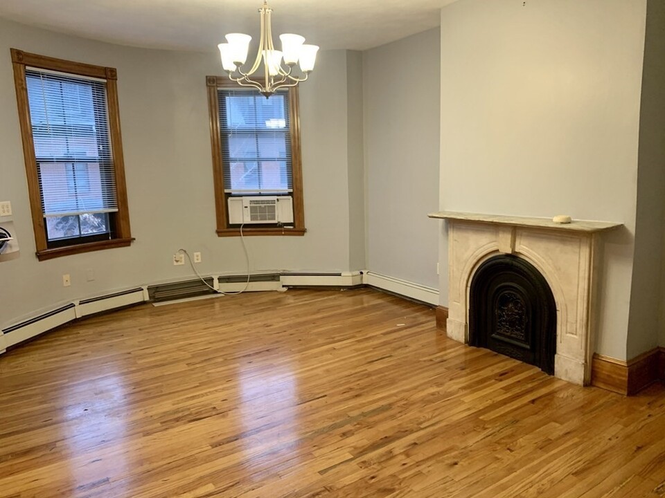 95 E Brookline St, Unit 3 in Boston, MA - Building Photo