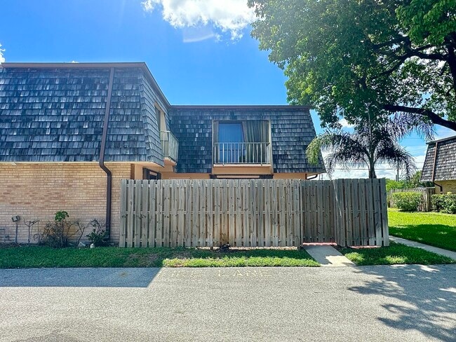 63 Lake Arbor Dr