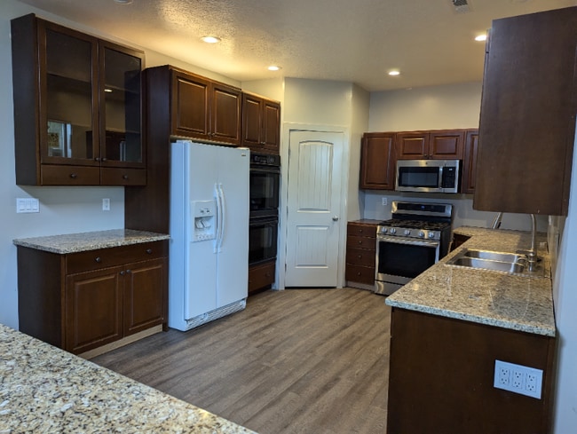 175 W 200 S St in Fairview, UT - Building Photo - Building Photo