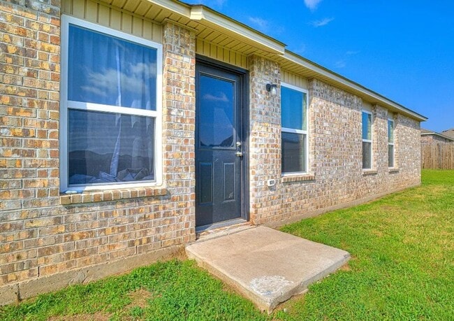 209 SE 4th St in Newcastle, OK - Building Photo - Building Photo