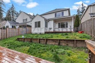 1290 NE Margeaux Pl in Hillsboro, OR - Building Photo - Building Photo