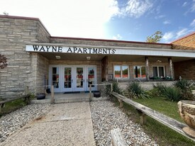 11 W Indiana Ave in Hamlet, IN - Building Photo