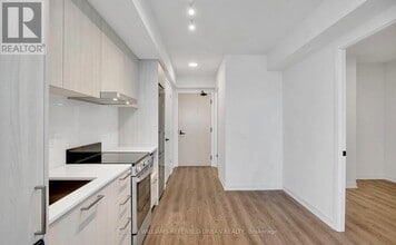 195 Commerce St in Vaughan, ON - Building Photo - Building Photo