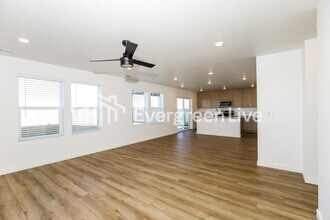 9334 W Happy Day Dr in Meridian, ID - Building Photo - Building Photo