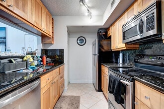 103 Yacht Club Way in Hypoluxo, FL - Building Photo - Building Photo