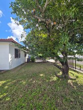 5451 SW 5th Terrace in Coral Gables, FL - Foto de edificio - Building Photo