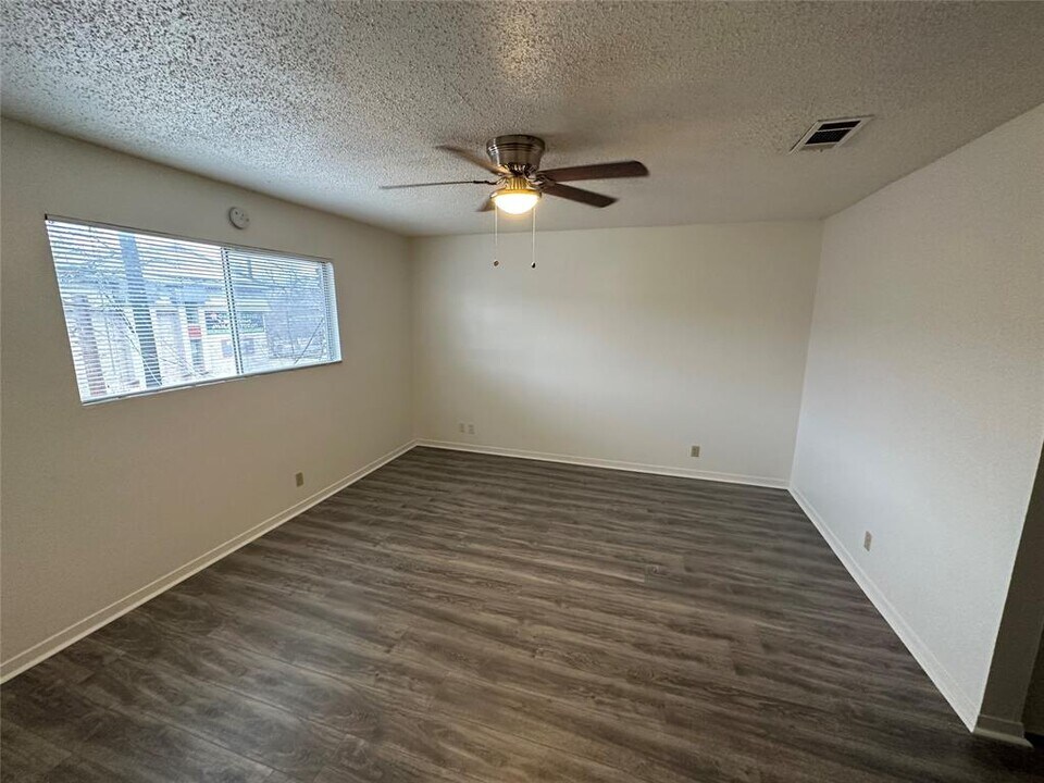 104 E 32nd St in Austin, TX - Foto de edificio