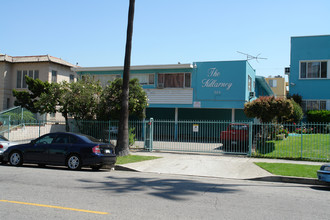 324 S Kenmore Ave in Los Angeles, CA - Building Photo - Building Photo