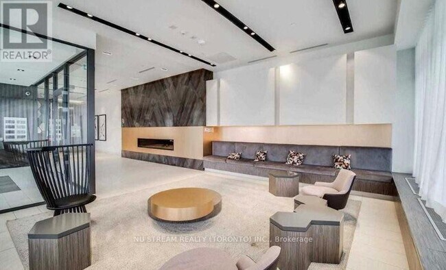 128 Fairview Mall Dr in Toronto, ON - Building Photo - Building Photo