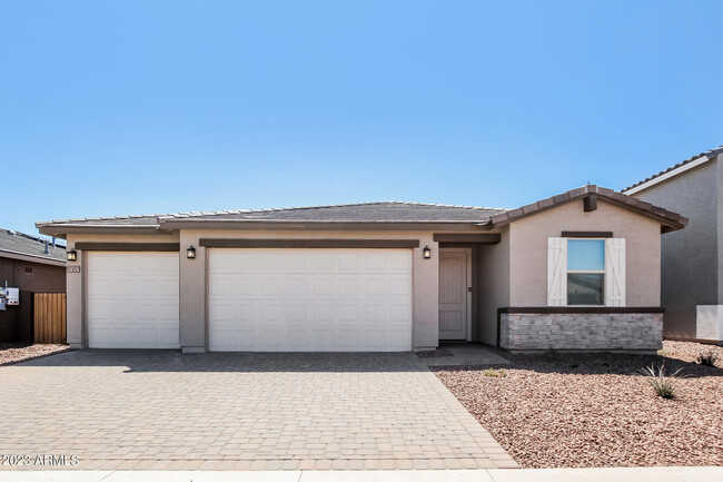 property at 17857 W Pinnacle Vista Dr