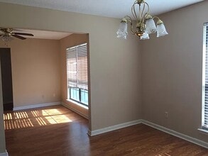 1646 Latham Ct in Hinesville, GA - Building Photo - Building Photo