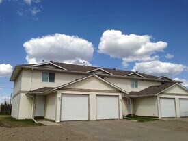 8328-8392 92 Ave in Fort St John, BC - Building Photo