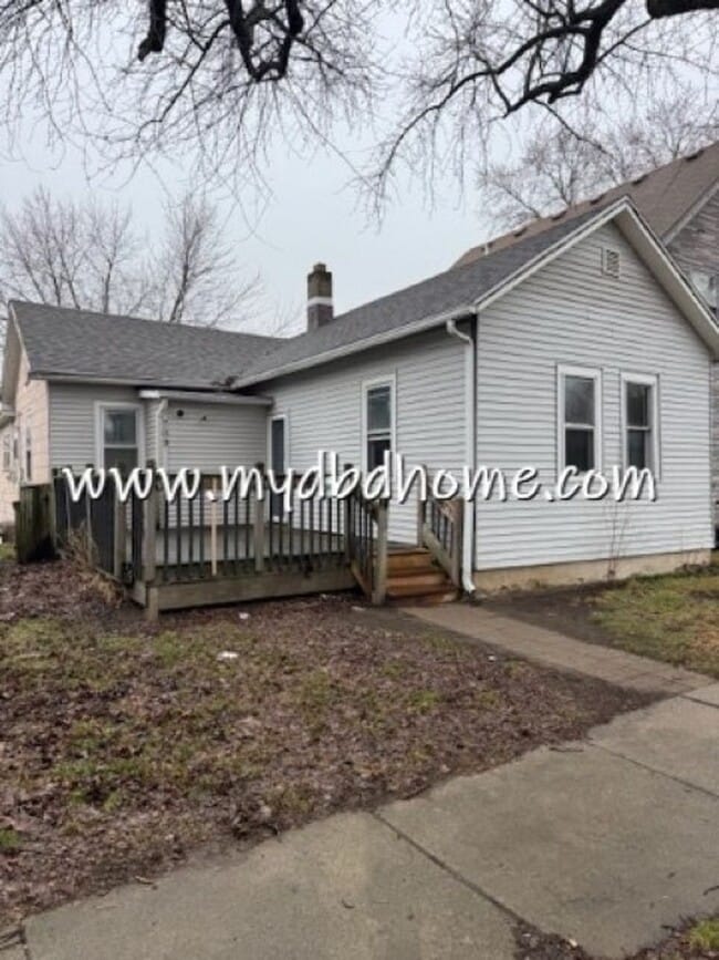 property at 709 Riverside Ave