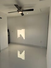 7311 NW 1st Ct, Unit Studio in Pembroke Pines, FL - Foto de edificio - Building Photo