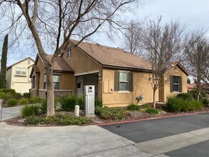 1000 Orleans Ct in Roseville, CA - Building Photo - Building Photo