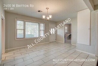 2400 W Britton Rd in The Village, OK - Building Photo - Building Photo