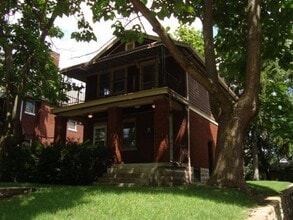 1828 Tilden Ave, Unit 2 in Cincinnati, OH - Foto de edificio - Building Photo