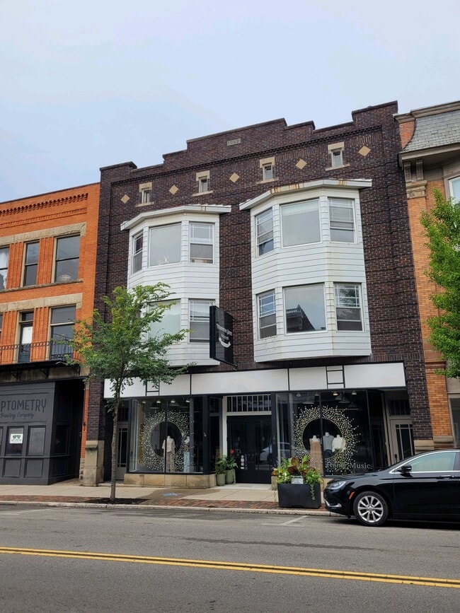 186-2 S Washington St, Unit Floor 3