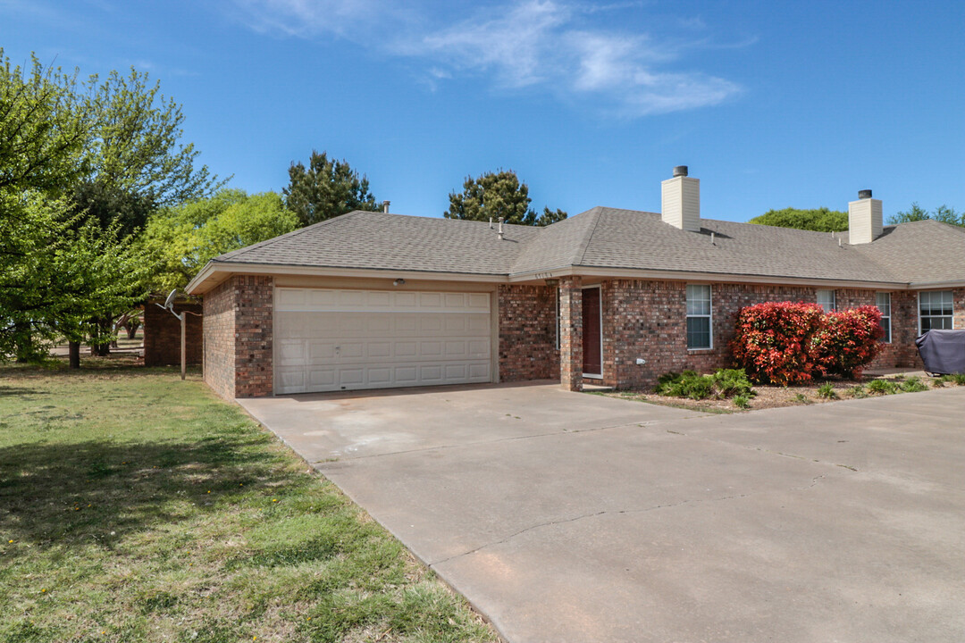 6718 4th St in Lubbock, TX - Building Photo