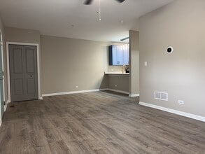 5 S Virginia Rd in Crystal Lake, IL - Building Photo - Building Photo