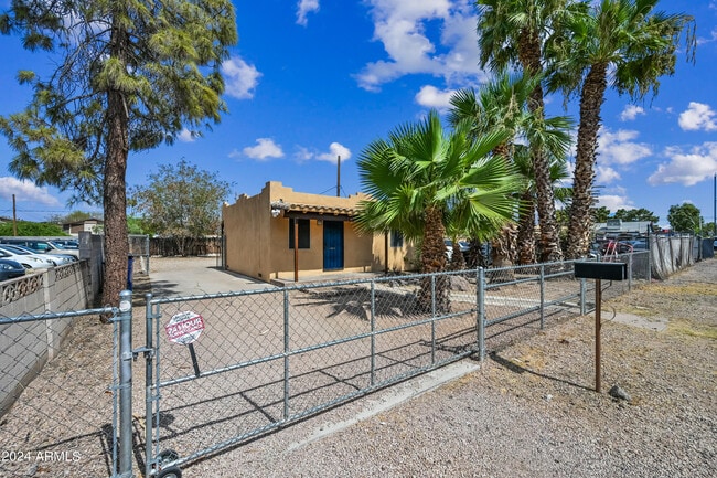 29 N May in Mesa, AZ - Building Photo - Building Photo