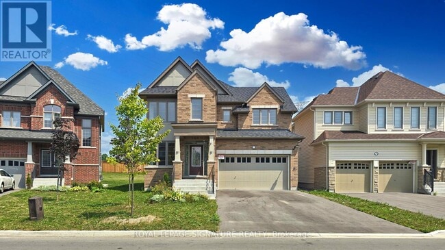 2592 Stallion Dr in Oshawa, ON - Building Photo - Building Photo